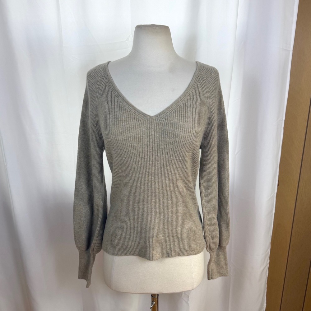 GAP Merino Wool Blend Balloon Sleeve V Neck Sweater Womens Medium Soft Comfy